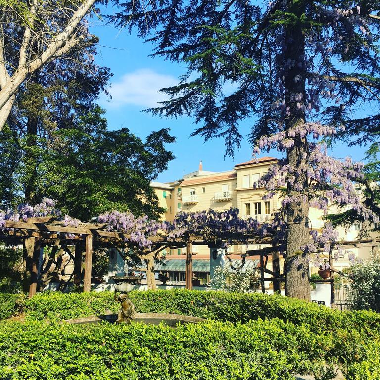 Relais La Rupe Hotel Sorrento Bagian luar foto