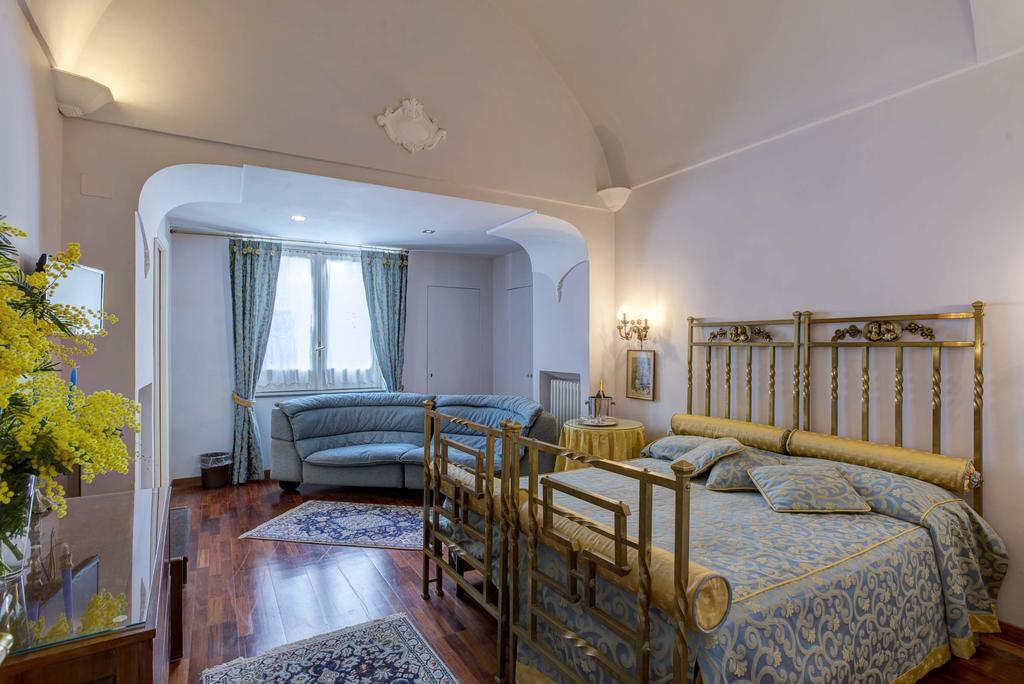 Relais La Rupe Hotel Sorrento Bagian luar foto