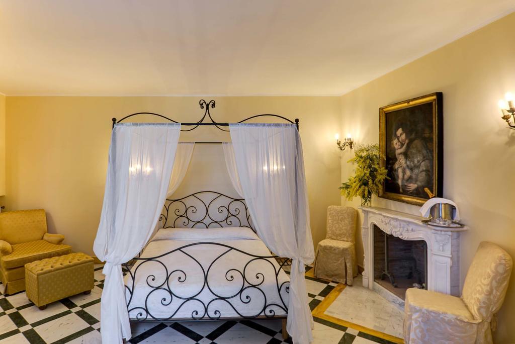 Relais La Rupe Hotel Sorrento Bagian luar foto