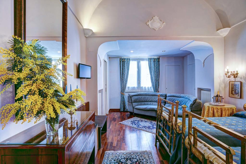 Relais La Rupe Hotel Sorrento Bagian luar foto