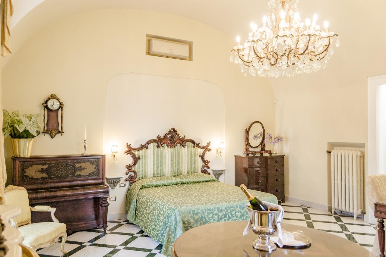 Relais La Rupe Hotel Sorrento Bagian luar foto
