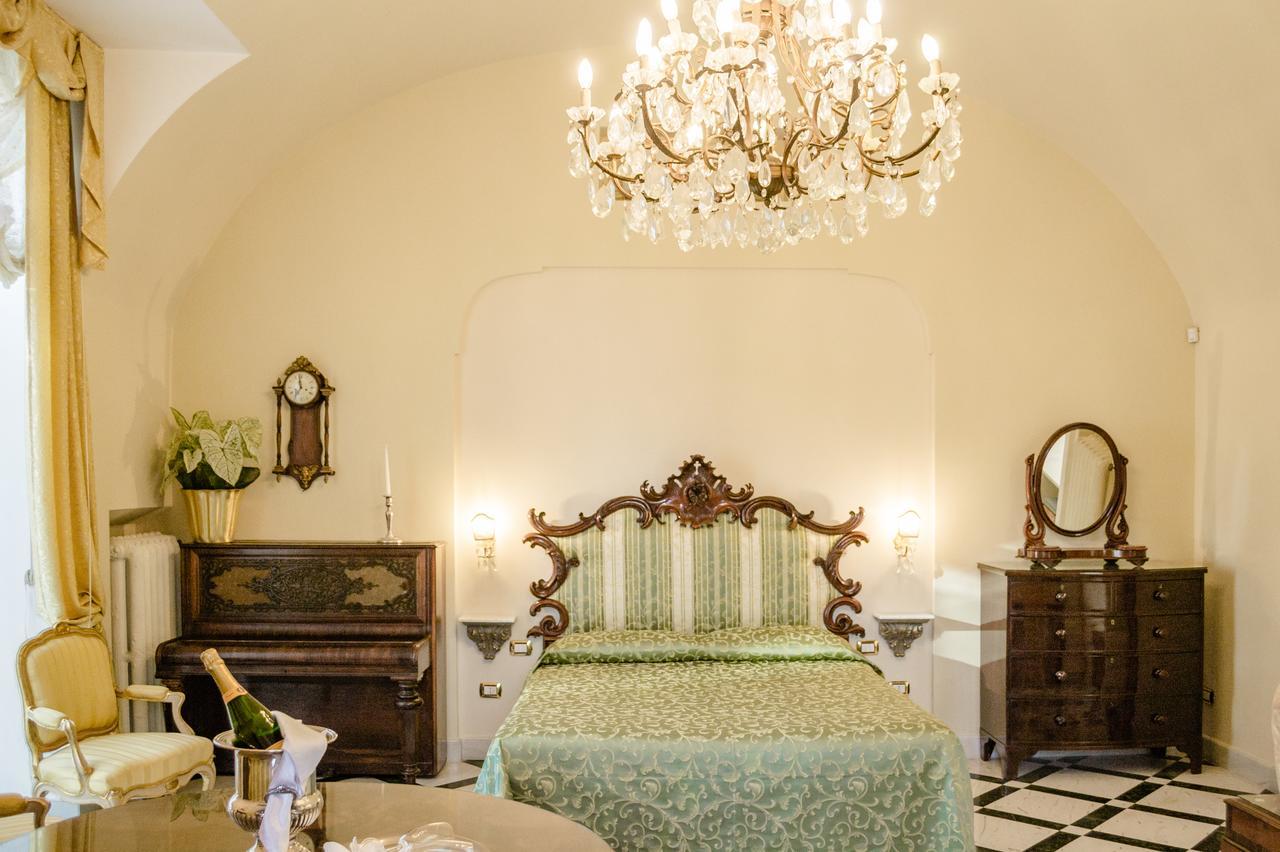 Relais La Rupe Hotel Sorrento Bagian luar foto